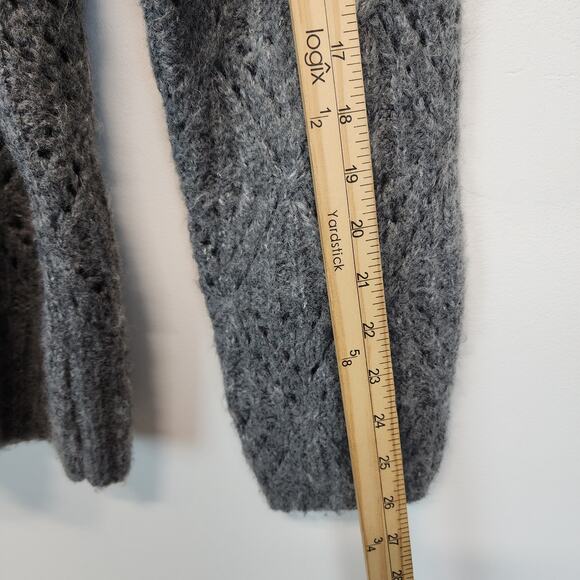 Old Navy Ruffle Sleeve Sweater Size XL Gray Pointelle Knit Round Neck Pullover - Picture 10 of 15